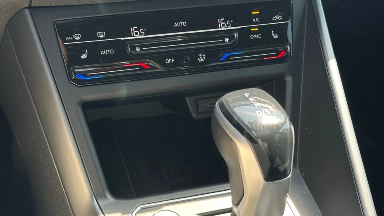 Volkswagen Polo 1.0 TSI 95pk DSG R-Line Navigatie matrix LED Panoramadak