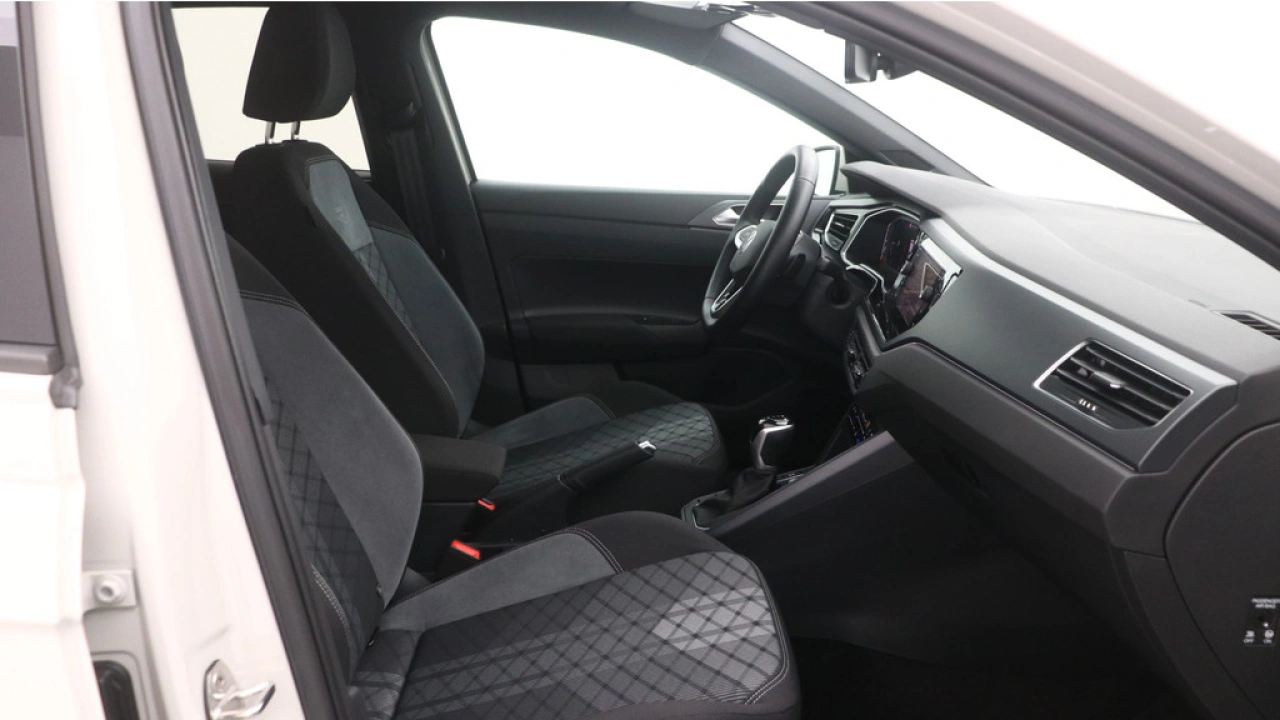 Volkswagen Polo 1.0 TSI 95pk DSG R-Line Navigatie matrix LED Panoramadak
