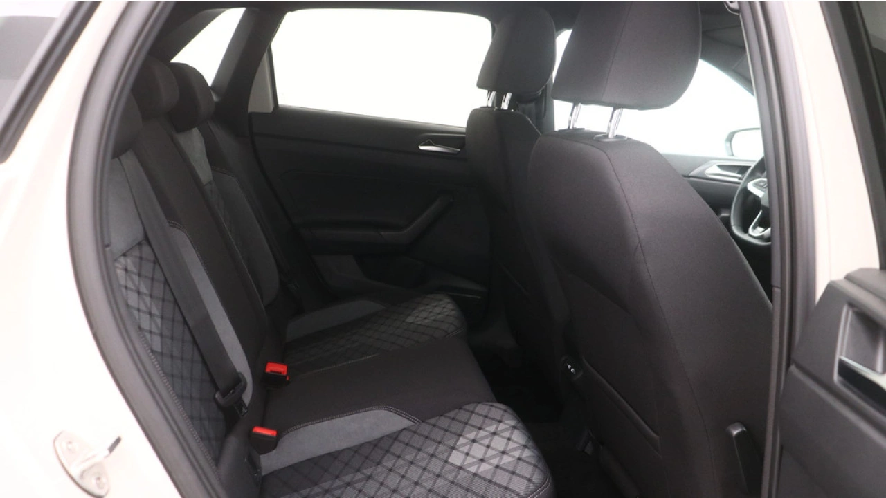 Volkswagen Polo 1.0 TSI 95pk DSG R-Line Navigatie matrix LED Panoramadak
