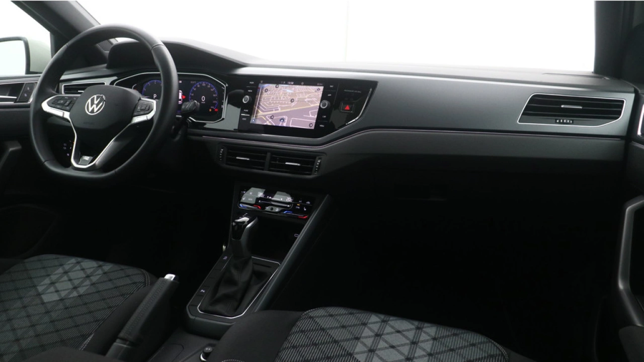 Volkswagen Polo 1.0 TSI 95pk DSG R-Line Navigatie matrix LED Panoramadak