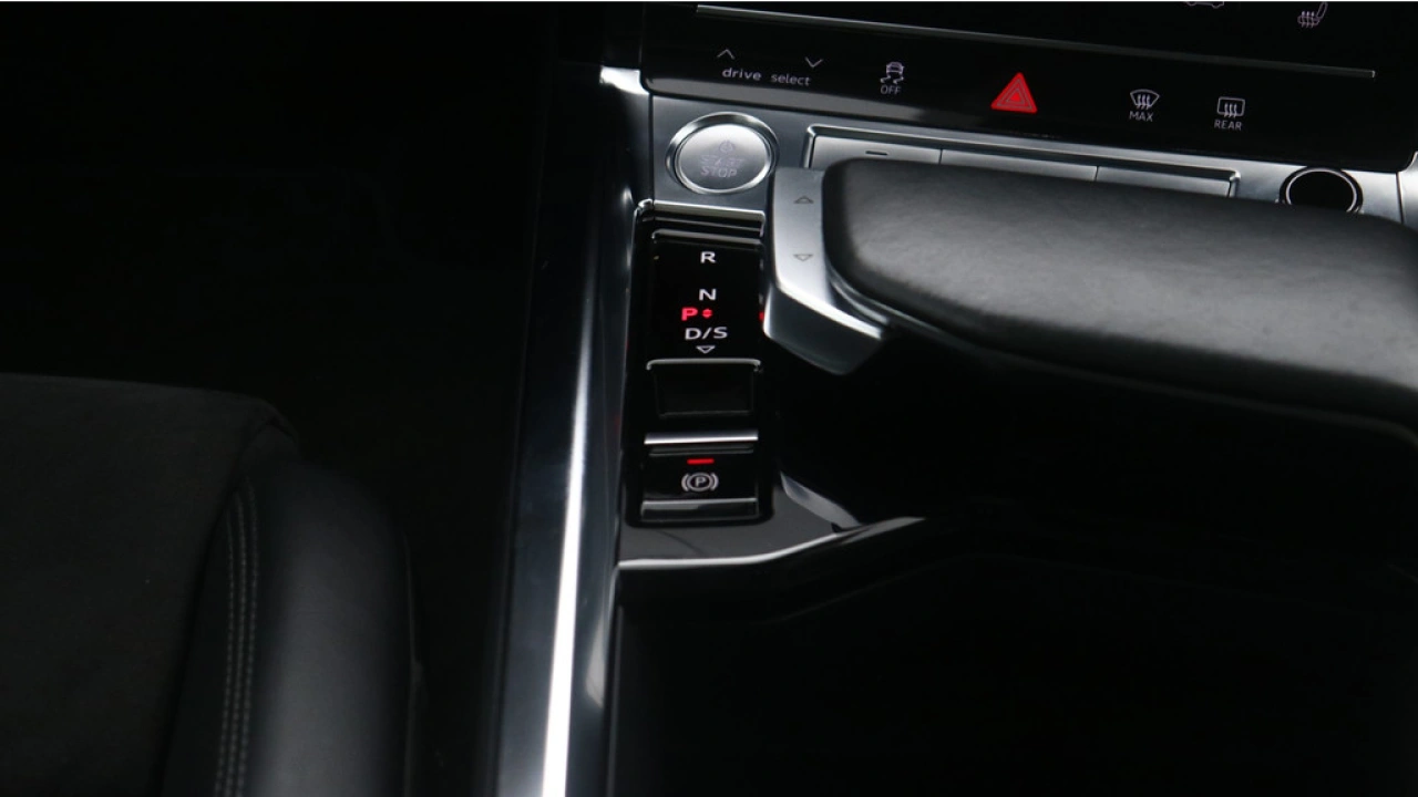 Audi e-tron 50 quattro Business edition 71 kWh | Sportstoelen | 23