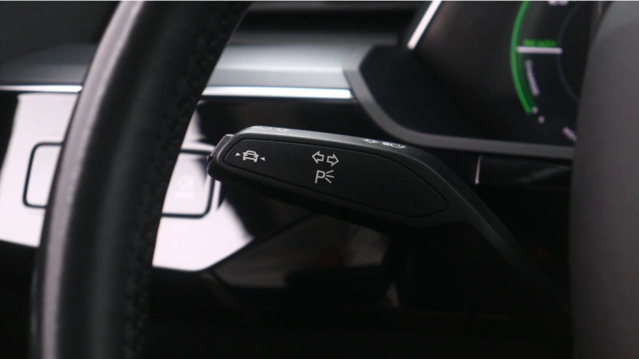 Audi e-tron 50 quattro Business edition 71 kWh | Sportstoelen | 23