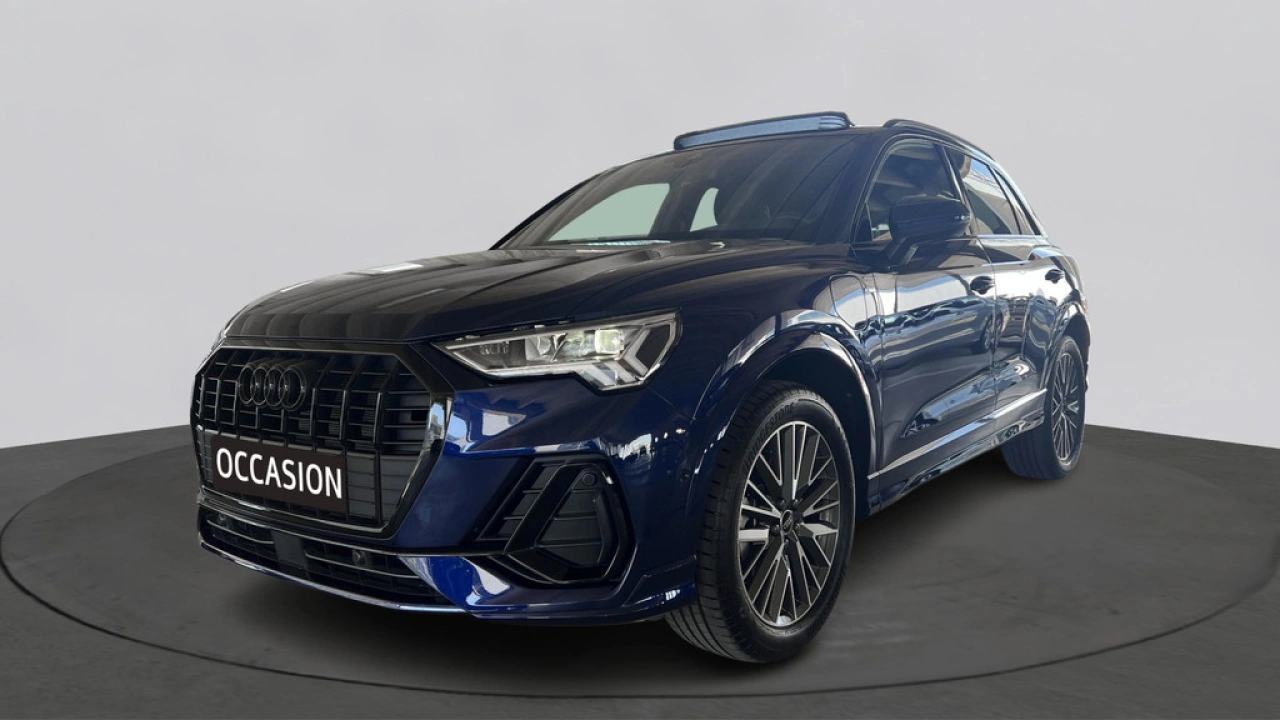 Audi Q3 45 TFSI e 245Pk S edition / Panodak / Sfeerverlichting / Stoelverwarming