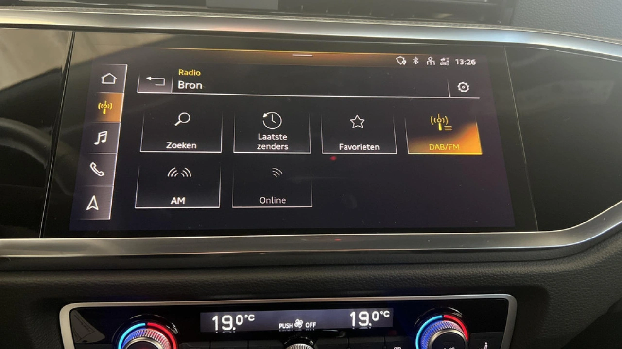 Audi Q3 45 TFSI e 245Pk S edition / Panodak / Sfeerverlichting / Stoelverwarming