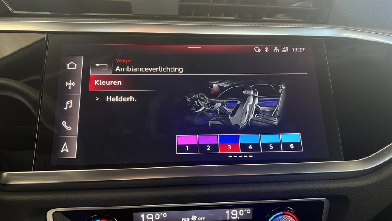 Audi Q3 45 TFSI e 245Pk S edition / Panodak / Sfeerverlichting / Stoelverwarming