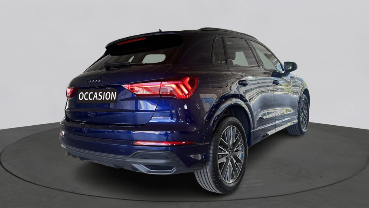 Audi Q3 45 TFSI e 245Pk S edition / Panodak / Sfeerverlichting / Stoelverwarming