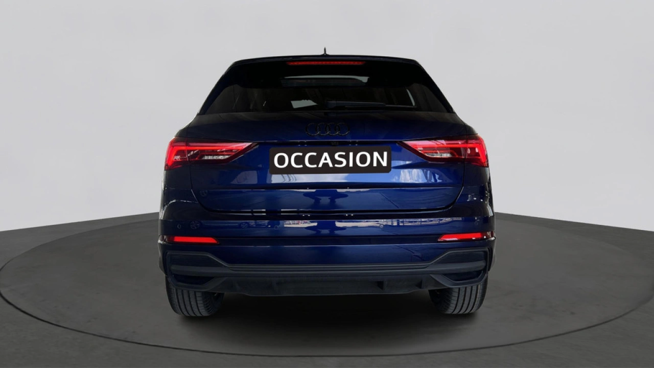 Audi Q3 45 TFSI e 245Pk S edition / Panodak / Sfeerverlichting / Stoelverwarming
