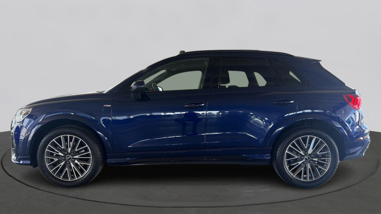 Audi Q3 45 TFSI e 245Pk S edition / Panodak / Sfeerverlichting / Stoelverwarming