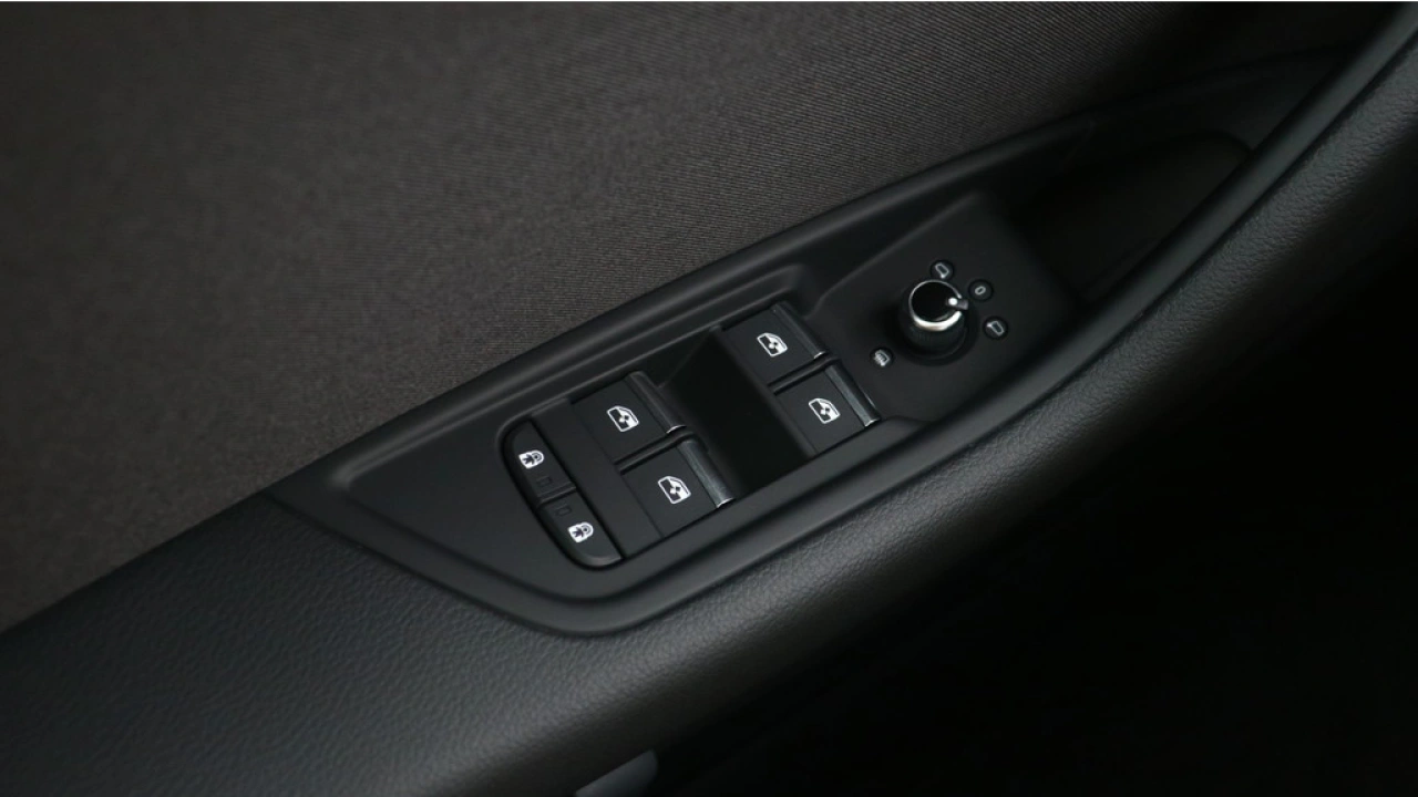 Audi A4 Avant 35 TFSI Advanced Edition | Trekhaak | PDC | Carplay |