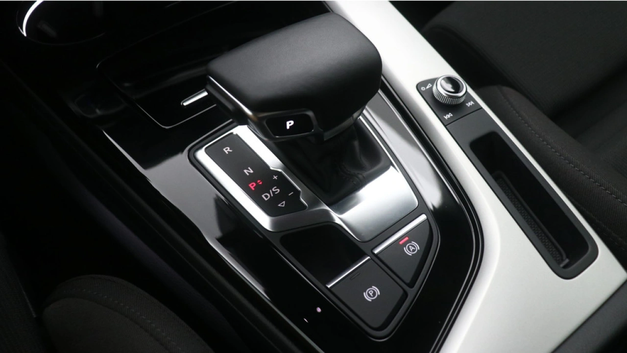 Audi A4 Avant 35 TFSI Advanced Edition | Trekhaak | PDC | Carplay |