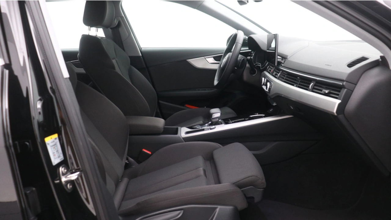 Audi A4 Avant 35 TFSI Advanced Edition | Trekhaak | PDC | Carplay |