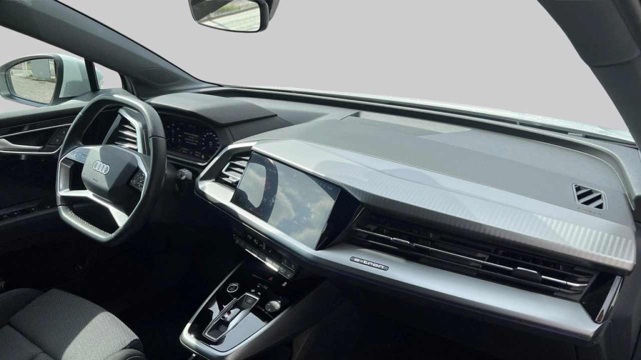 Audi Q4 e-tron 40 Advanced Edition 204Pk / Parkeerhulp V+A / Sfeerverlichting