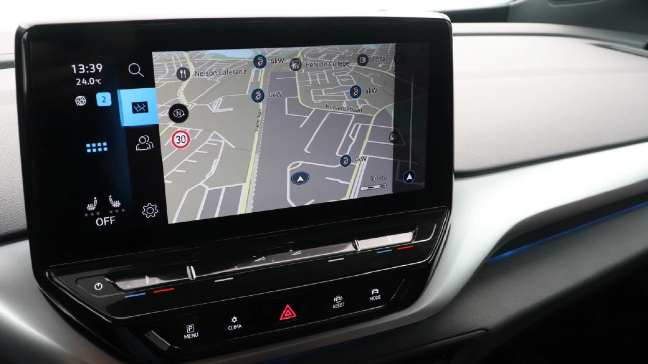 Volkswagen ID.4 First 77 kWh 204pk Navigatie Trekhaak