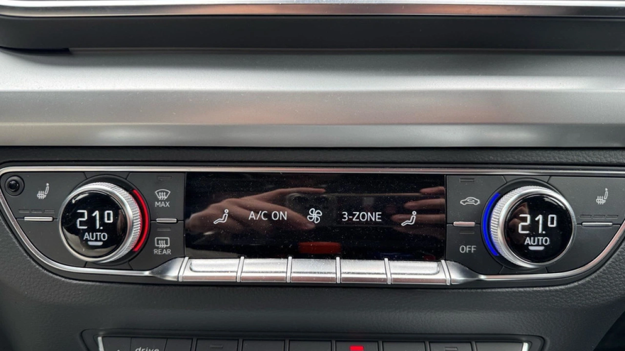 Audi Q5 50 TFSI e quattro 299pk S edition / PDC V+A / Achteruitrijcamera / Stoelverwarming