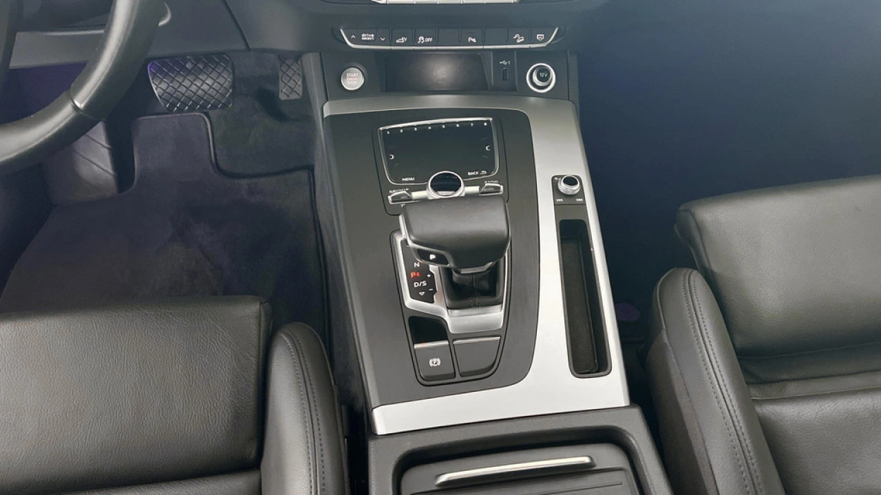 Audi Q5 50 TFSI e quattro 299pk PHEV S edition / PDC V+A / Achteruitrijcamera / Stoelverwarming