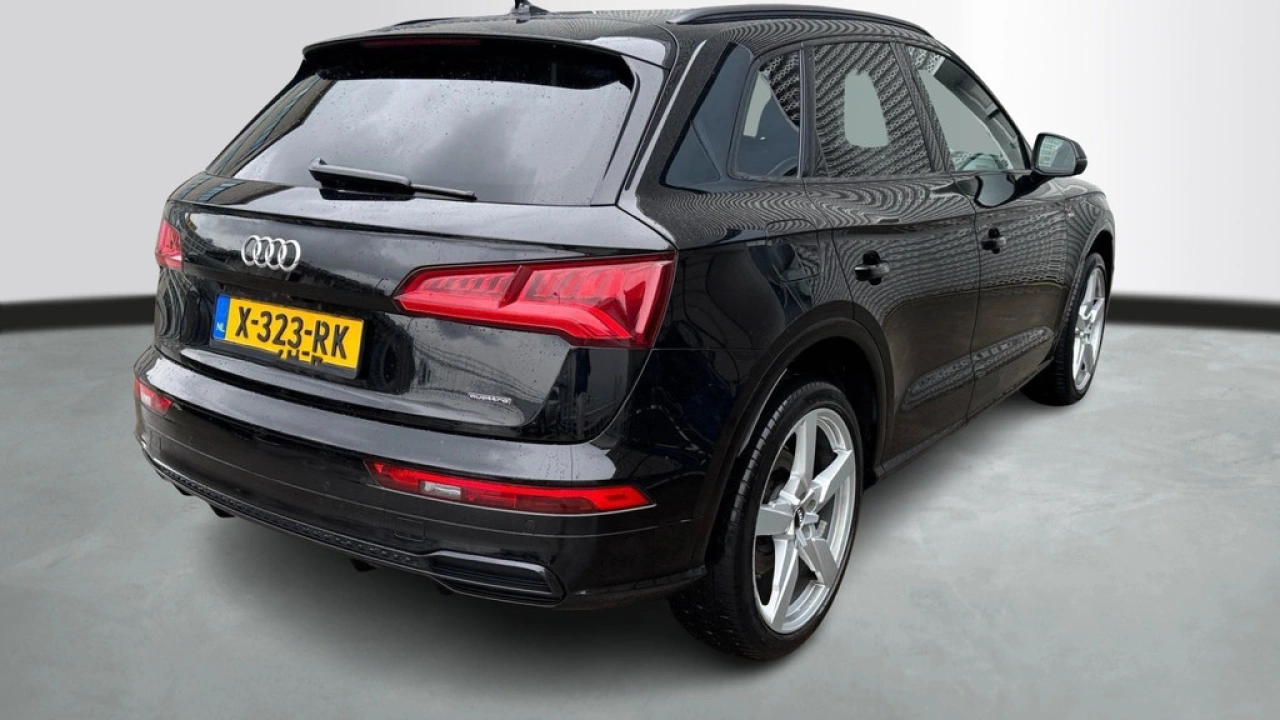 Audi Q5 50 TFSI e quattro 299pk S edition / PDC V+A / Achteruitrijcamera / Stoelverwarming