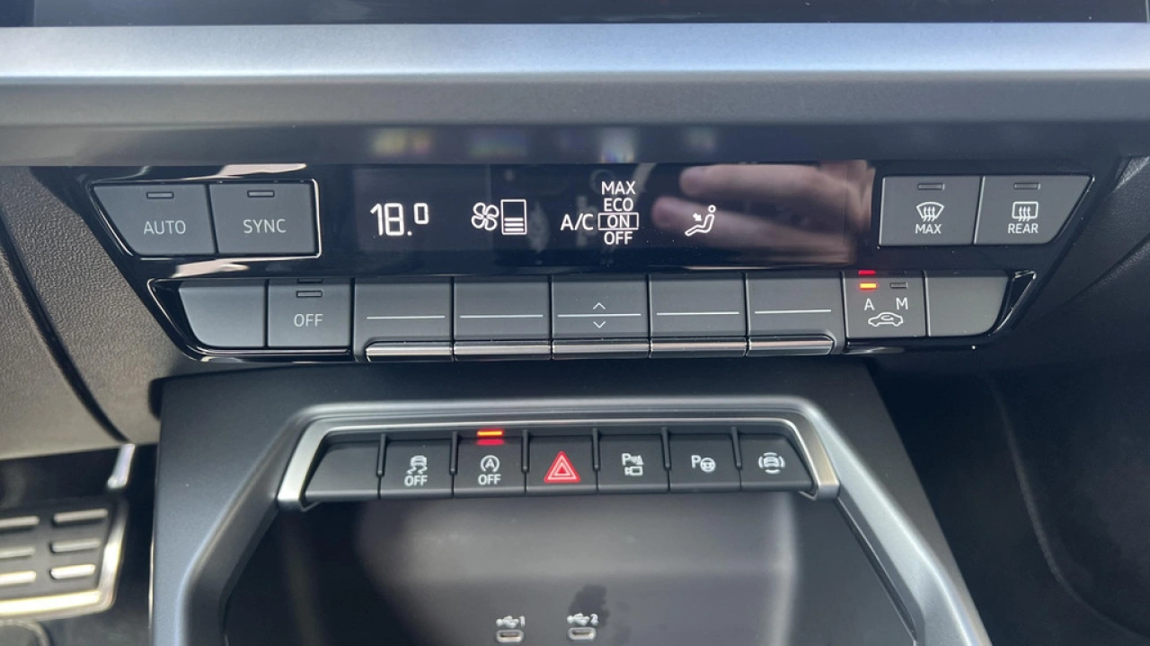 Audi A3 Limousine 30 TFSI 116Pk S edition / Parking Plus / Comfort Plus / Privacyglas