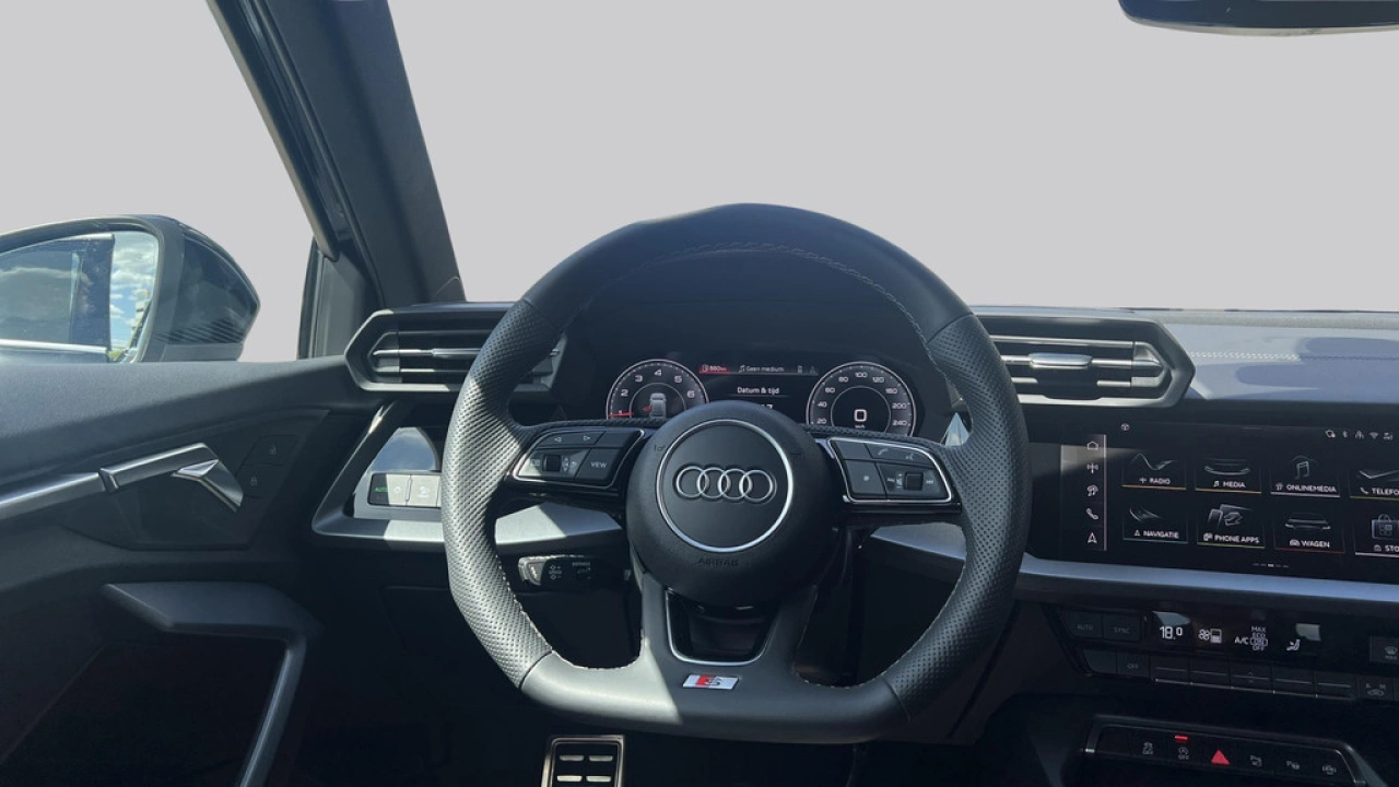 Audi A3 Limousine 30 TFSI 116Pk S edition / Parking Plus / Comfort Plus / Privacyglas
