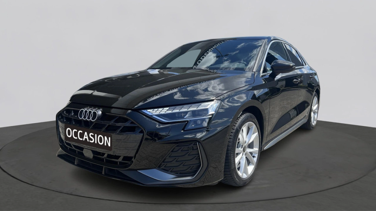 Audi A3 Limousine 30 TFSI 116Pk S edition / Parking Plus / Comfort Plus / Privacyglas