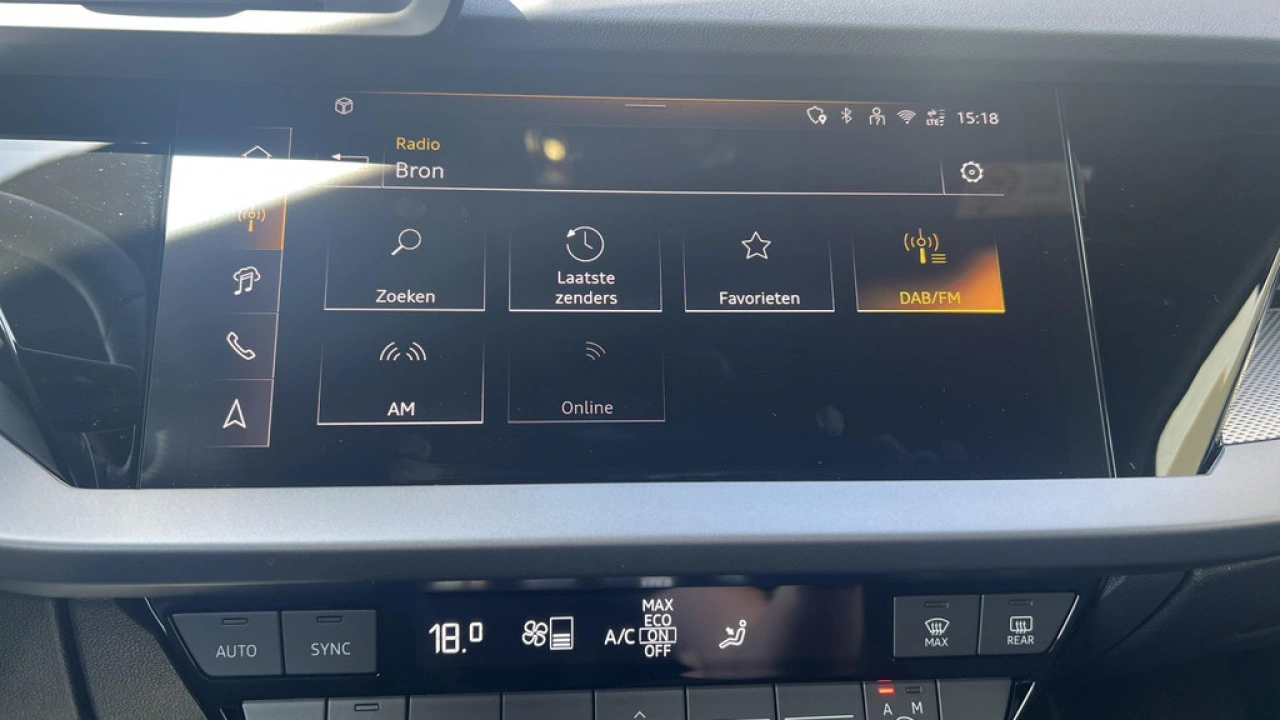 Audi A3 Limousine 30 TFSI 116Pk S edition / Parking Plus / Comfort Plus / Privacyglas