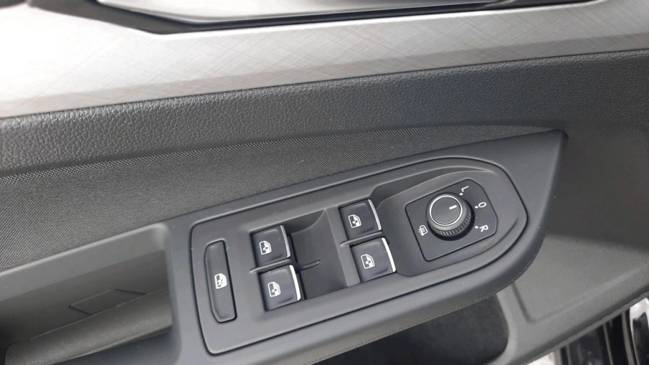 Volkswagen Golf 1.0 TSI 110pk Life | Navigatie | App Connect | Parkeersensoren