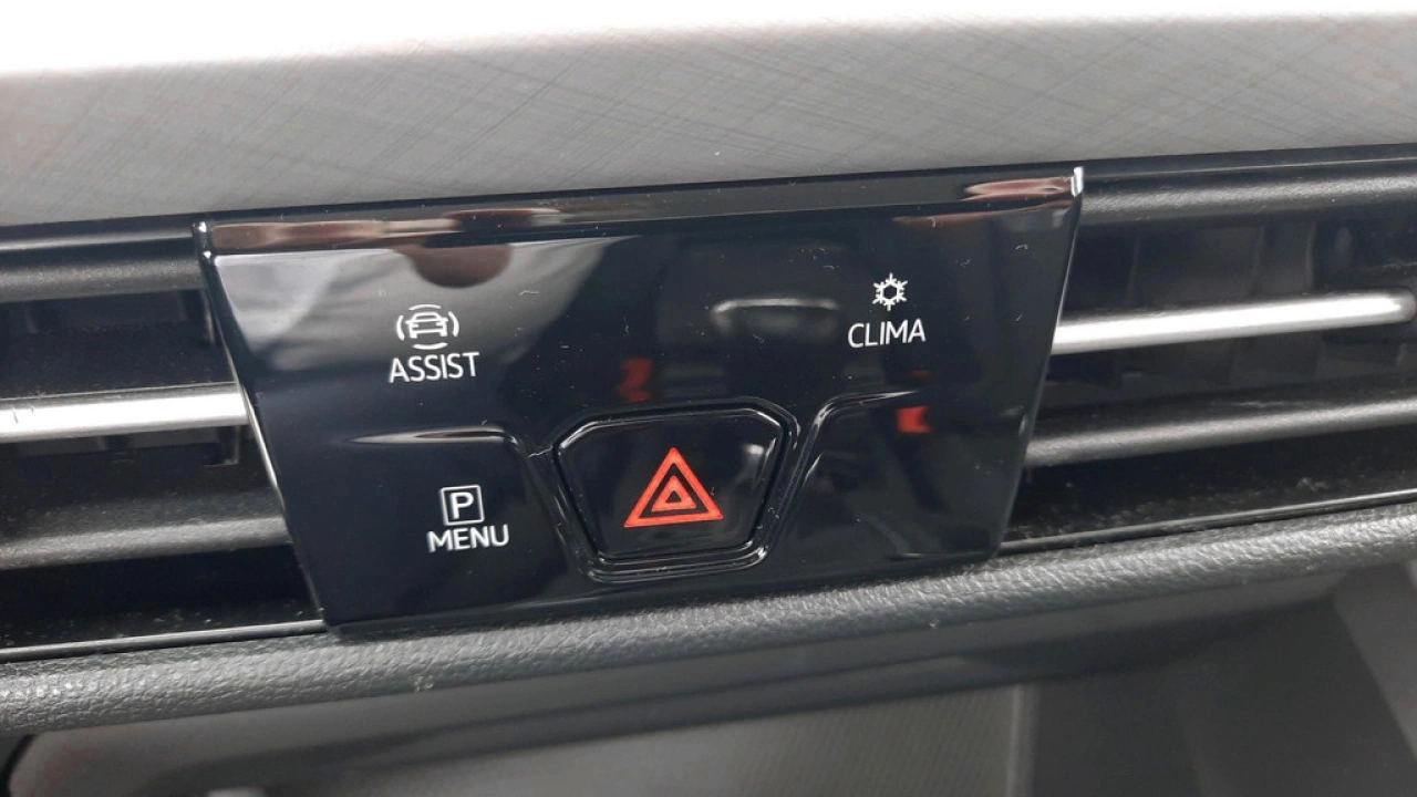 Volkswagen Golf 1.0 TSI 110pk Life | Navigatie | App Connect | Parkeersensoren