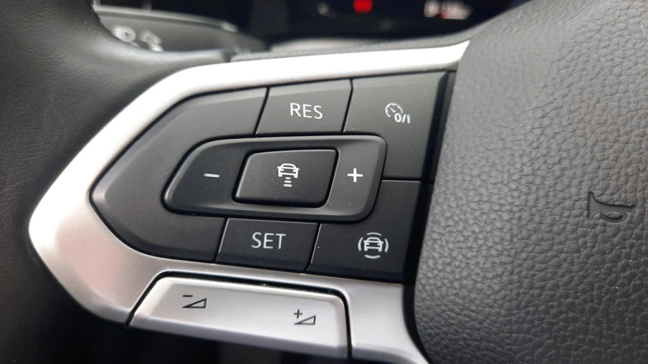 Volkswagen Golf 1.0 TSI 110pk Life | Navigatie | App Connect | Parkeersensoren
