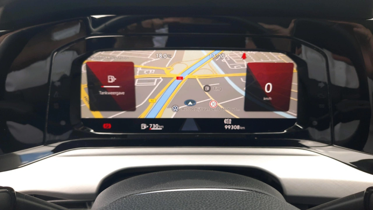 Volkswagen Golf 1.0 TSI 110pk Life | Navigatie | App Connect | Parkeersensoren