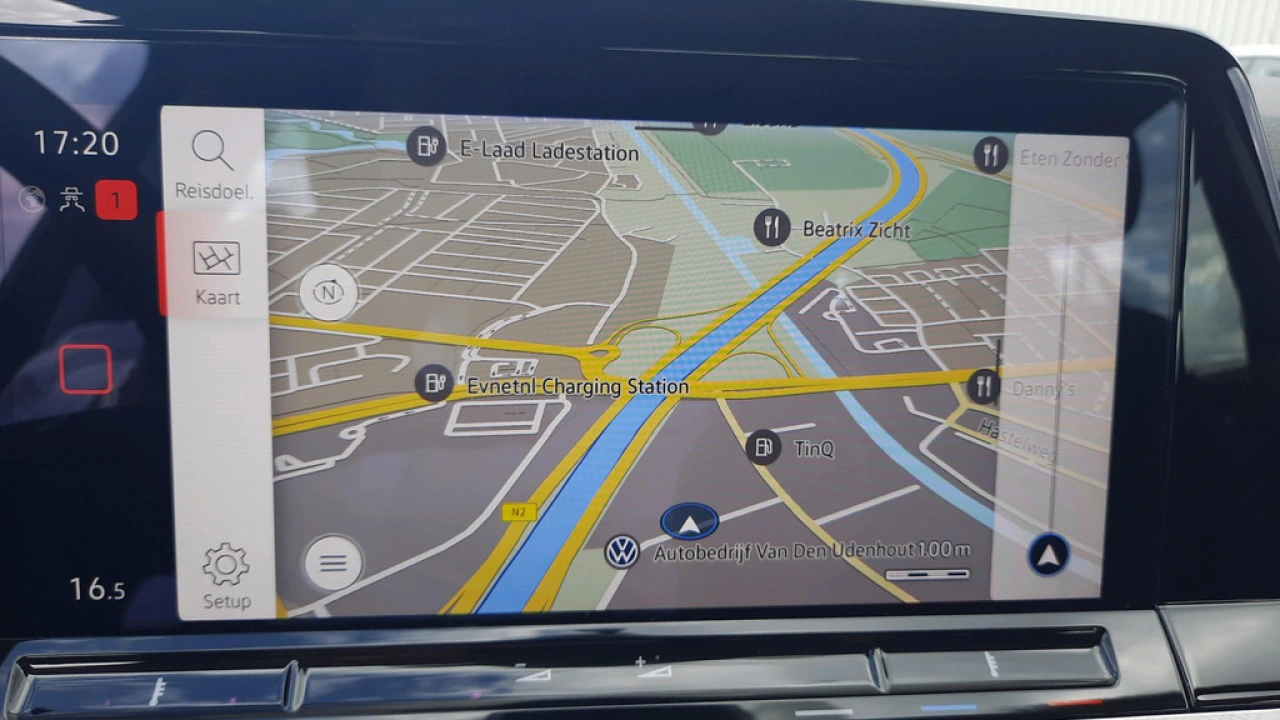 Volkswagen Golf 1.0 TSI 110pk Life | Navigatie | App Connect | Parkeersensoren