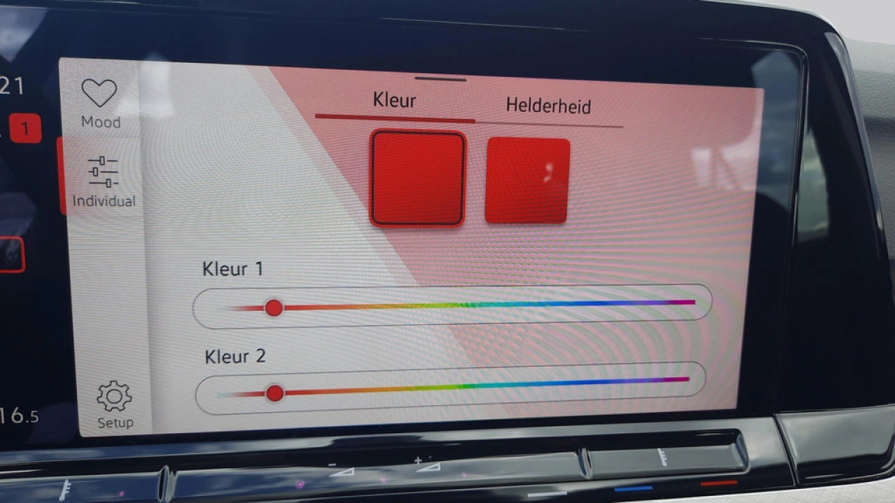 Volkswagen Golf 1.0 TSI 110pk Life | Navigatie | App Connect | Parkeersensoren