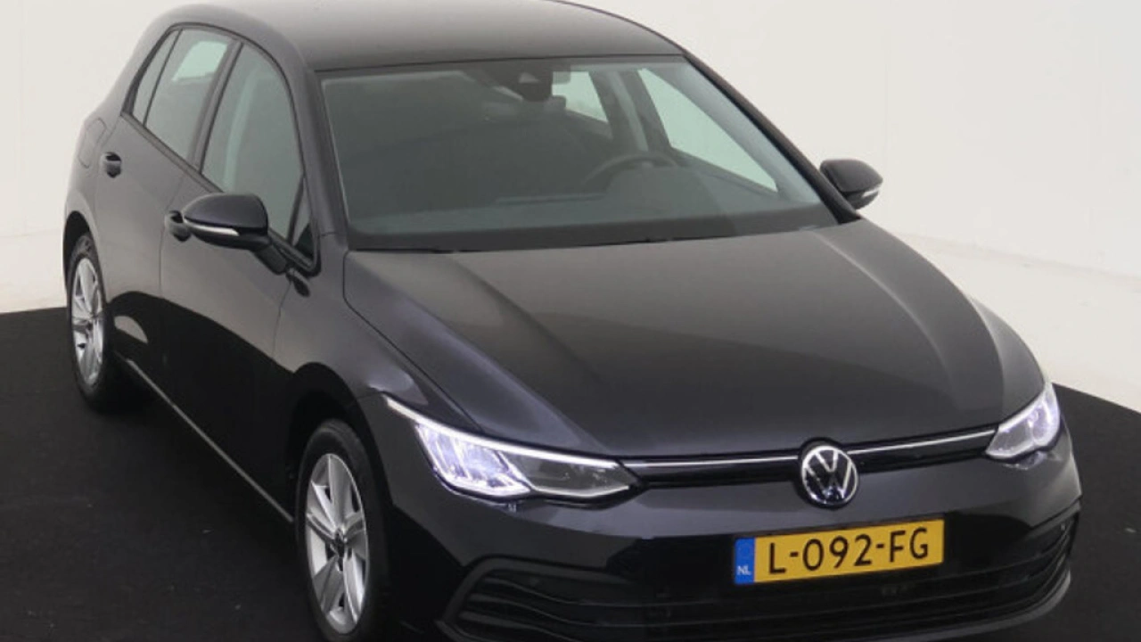 Volkswagen Golf 1.0 TSI 110pk Life | Navigatie | App Connect | Parkeersensoren