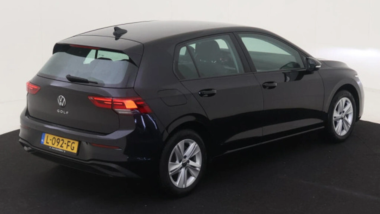 Volkswagen Golf 1.0 TSI 110pk Life | Navigatie | App Connect | Parkeersensoren