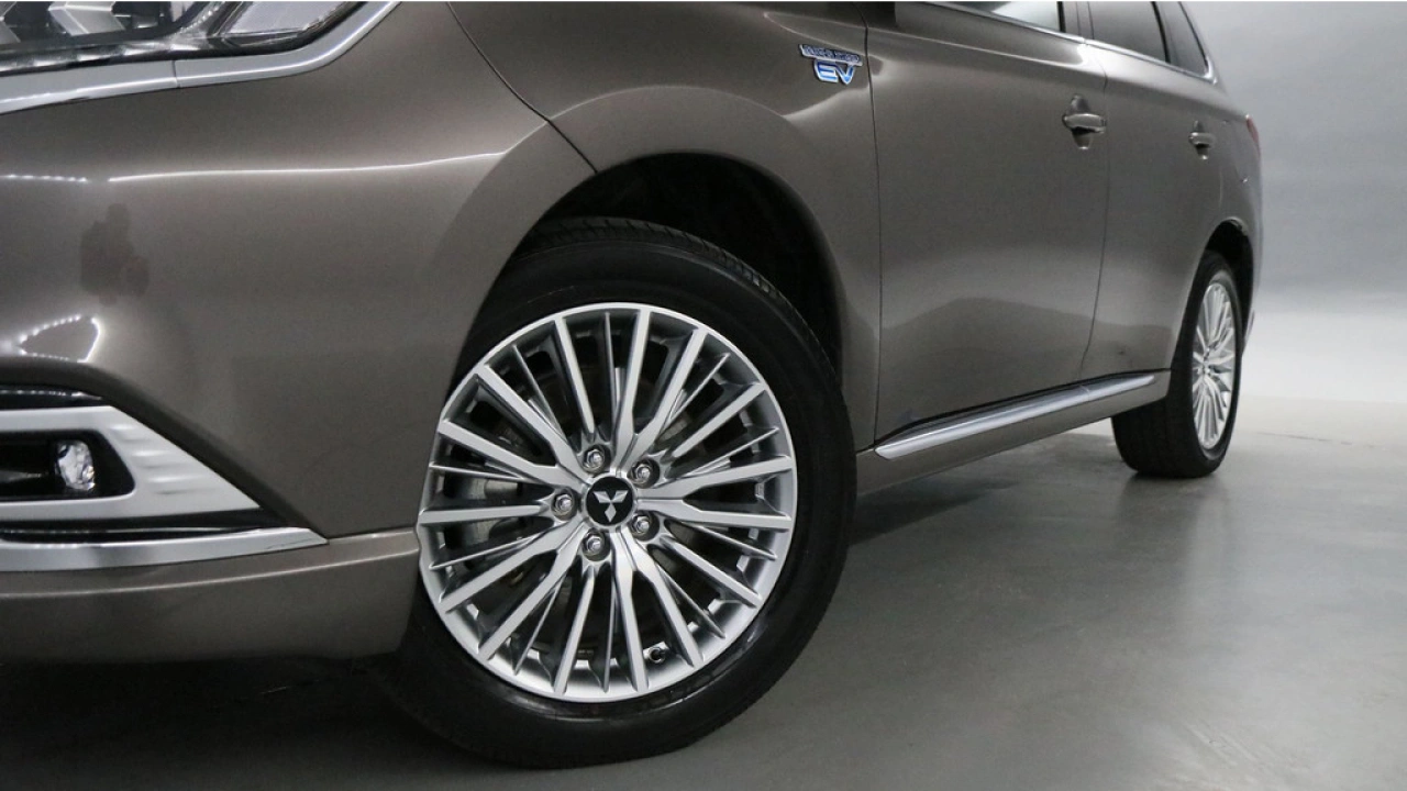 Mitsubishi Outlander 2.4 PHEV Instyle