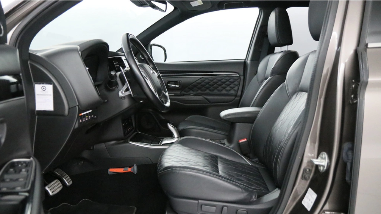 Mitsubishi Outlander 2.4 PHEV Instyle