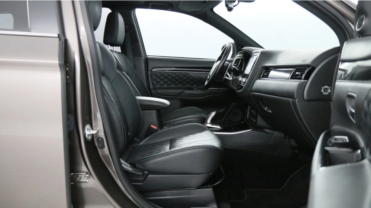 Mitsubishi Outlander 2.4 PHEV Instyle