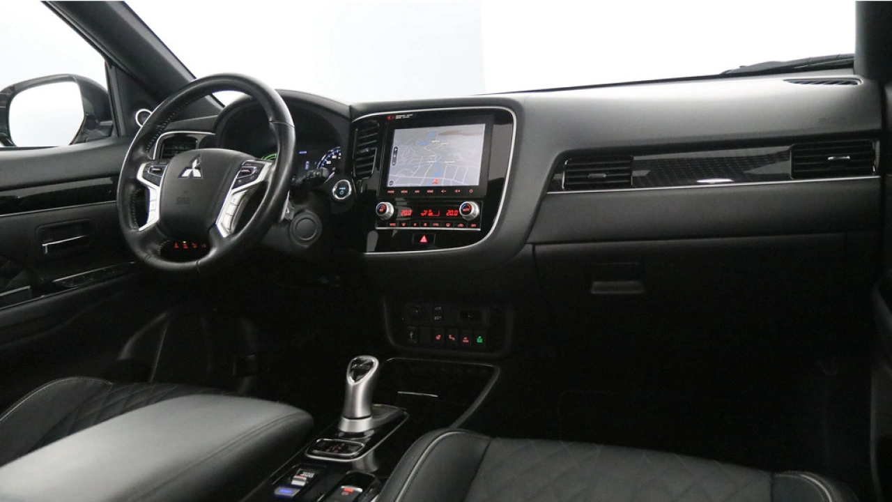 Mitsubishi Outlander 2.4 PHEV Instyle
