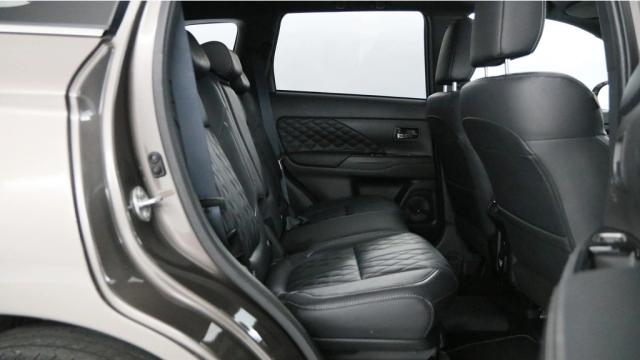 Mitsubishi Outlander 2.4 PHEV Instyle