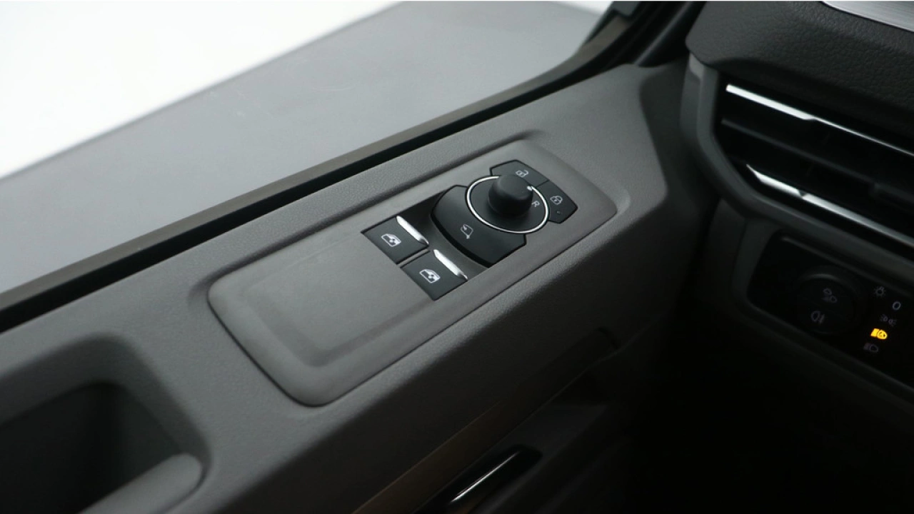 VW Bedrijfswagens Transporter L2H1 Dubbel Cabine 2.0 TDI 170pk Automaat 4MOTION 3.0T PanAmericana