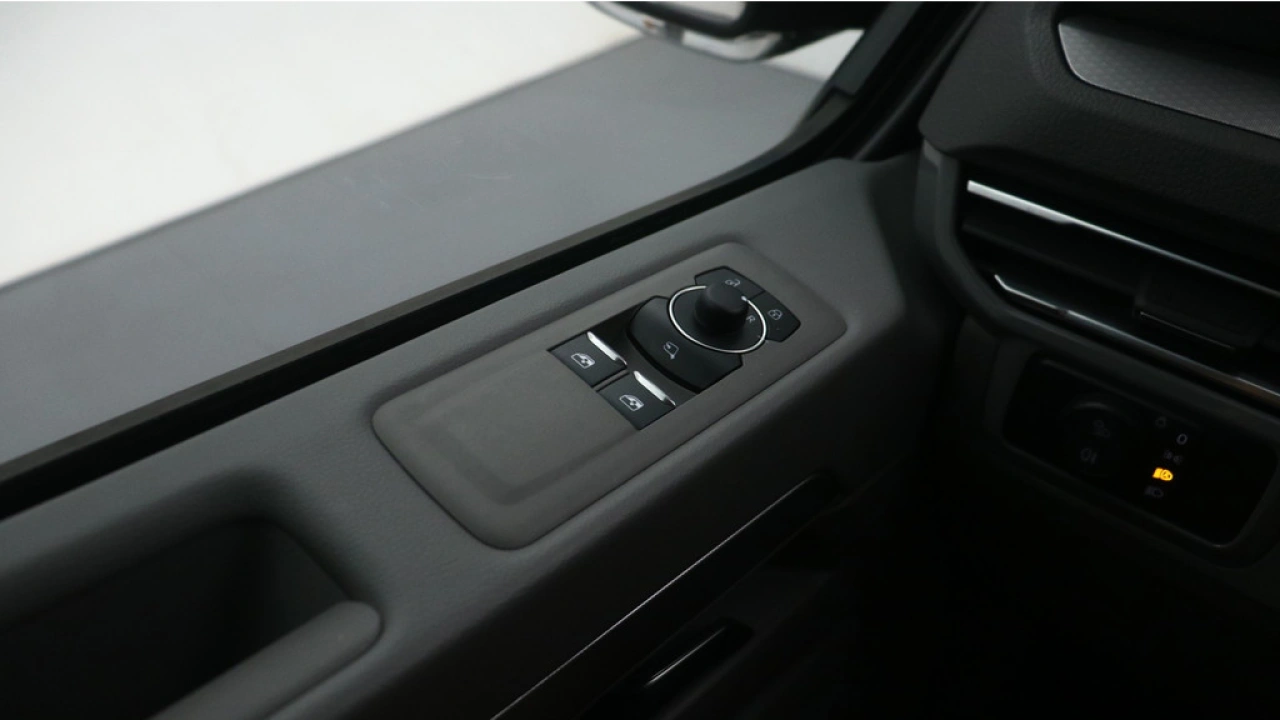 VW Bedrijfswagens Transporter 2.0 TDI L2H1 30 Bulli Dubbele Cabine