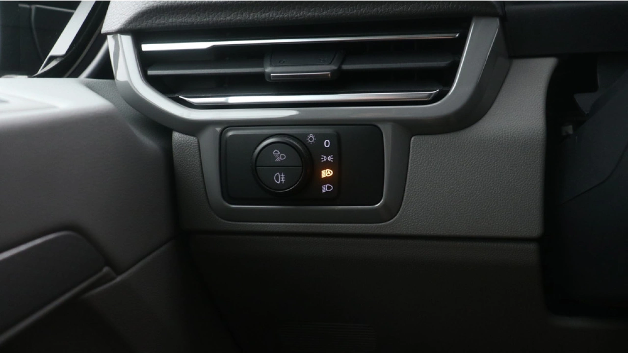 VW Bedrijfswagens Transporter 2.0 TDI L2H1 30 Bulli Dubbele Cabine