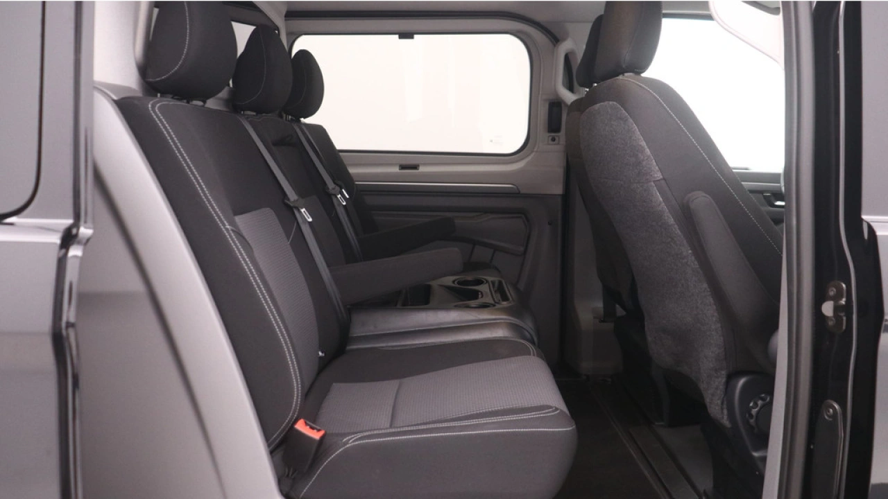 VW Bedrijfswagens Transporter 2.0 TDI L2H1 30 Bulli Dubbele Cabine