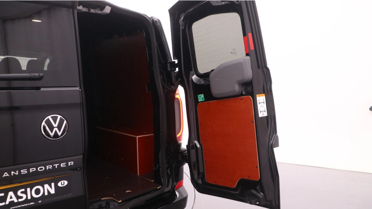 VW Bedrijfswagens Transporter 2.0 TDI L2H1 30 Bulli Dubbele Cabine