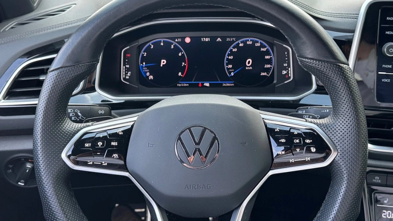 Volkswagen T-Roc 1.5 TSI 150pk DSG R-Line Leder Navigatie