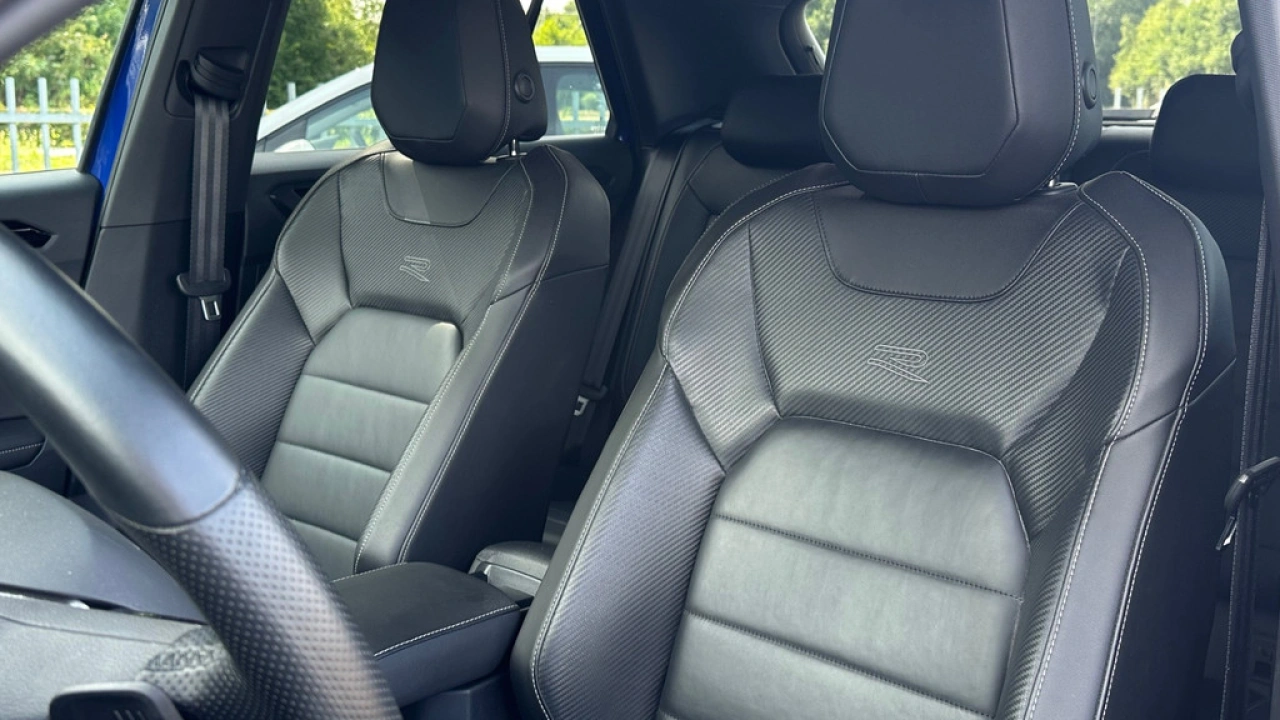 Volkswagen T-Roc 1.5 TSI 150pk DSG R-Line Leder Navigatie