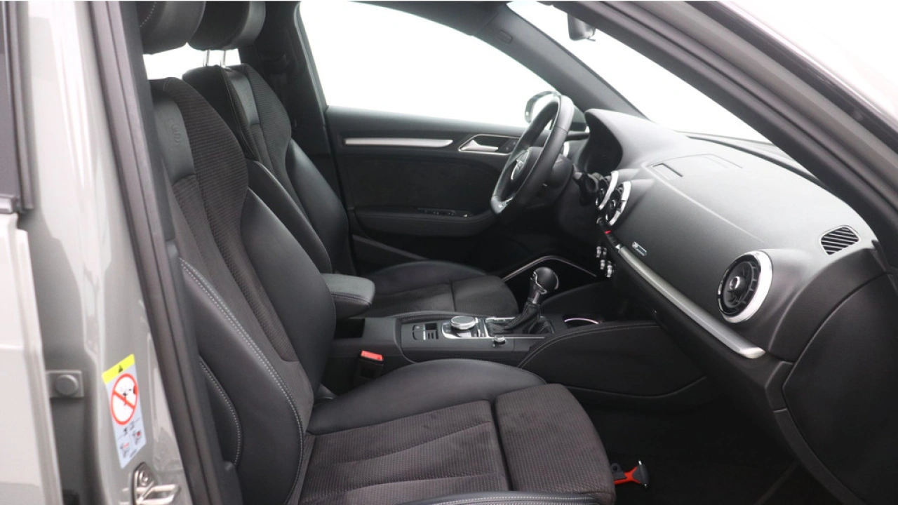 Audi A3 Sportback 35 TFSI CoD Advance Sport | Digitale cockpit | B&O | Comfort sleutel |