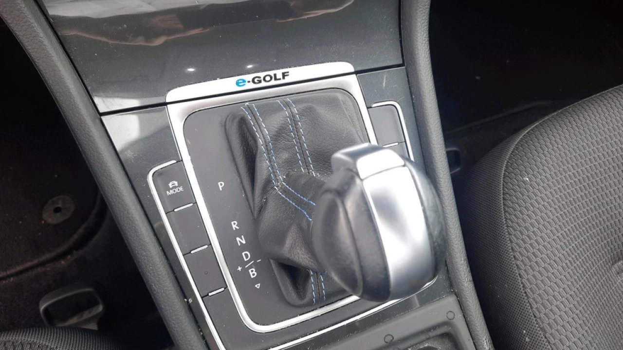Volkswagen e-Golf 36kWh E-DITION | LED | Navigatie |
