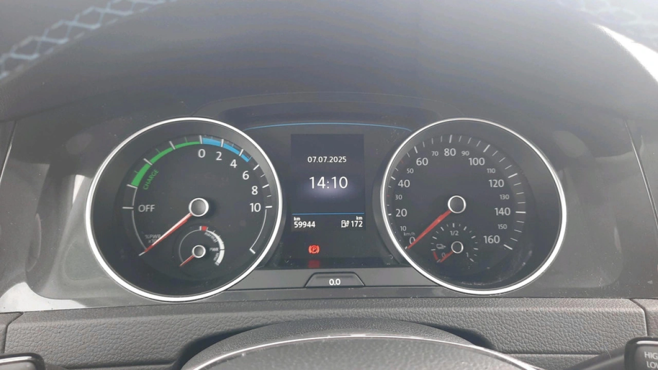 Volkswagen e-Golf 36kWh E-DITION | LED | Navigatie |