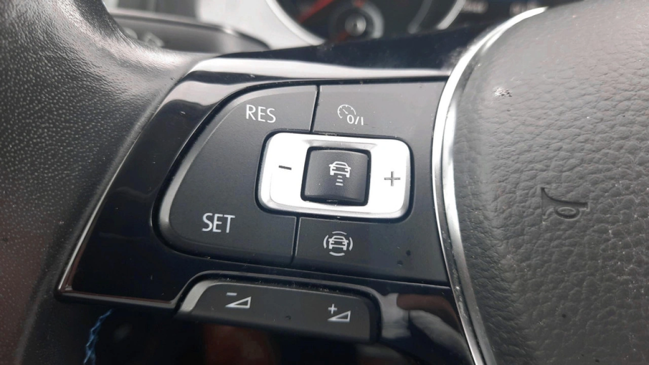 Volkswagen e-Golf 36kWh E-DITION | LED | Navigatie |
