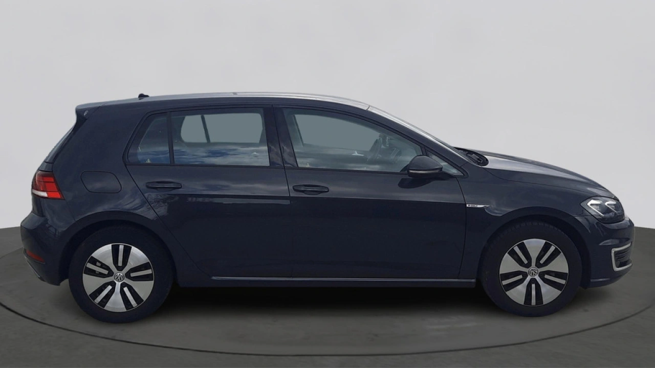 Volkswagen e-Golf 36kWh E-DITION | LED | Navigatie |