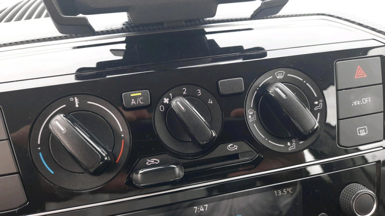 Volkswagen up! 1.0 | Airco | Smartphone integratie | 13.000 km!